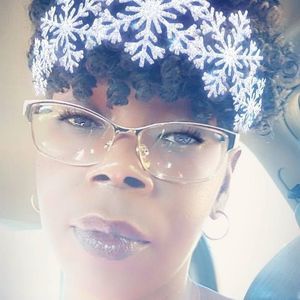 Meet your Posher, Constance